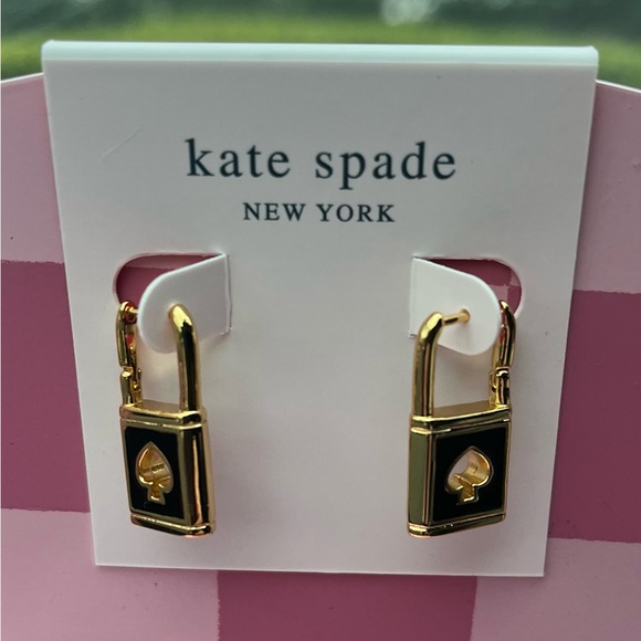 Kate Spade ♠️ Lock & Spade ♠️ NEW Enamel Gold Tone Earrings - Picture 3 of 3